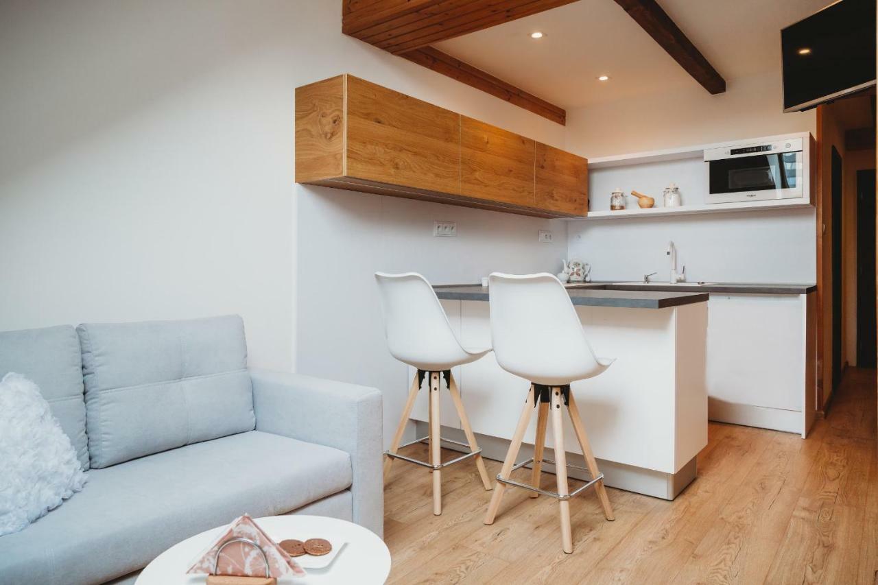 Center City Charming Loft Apartment Košice Buitenkant foto