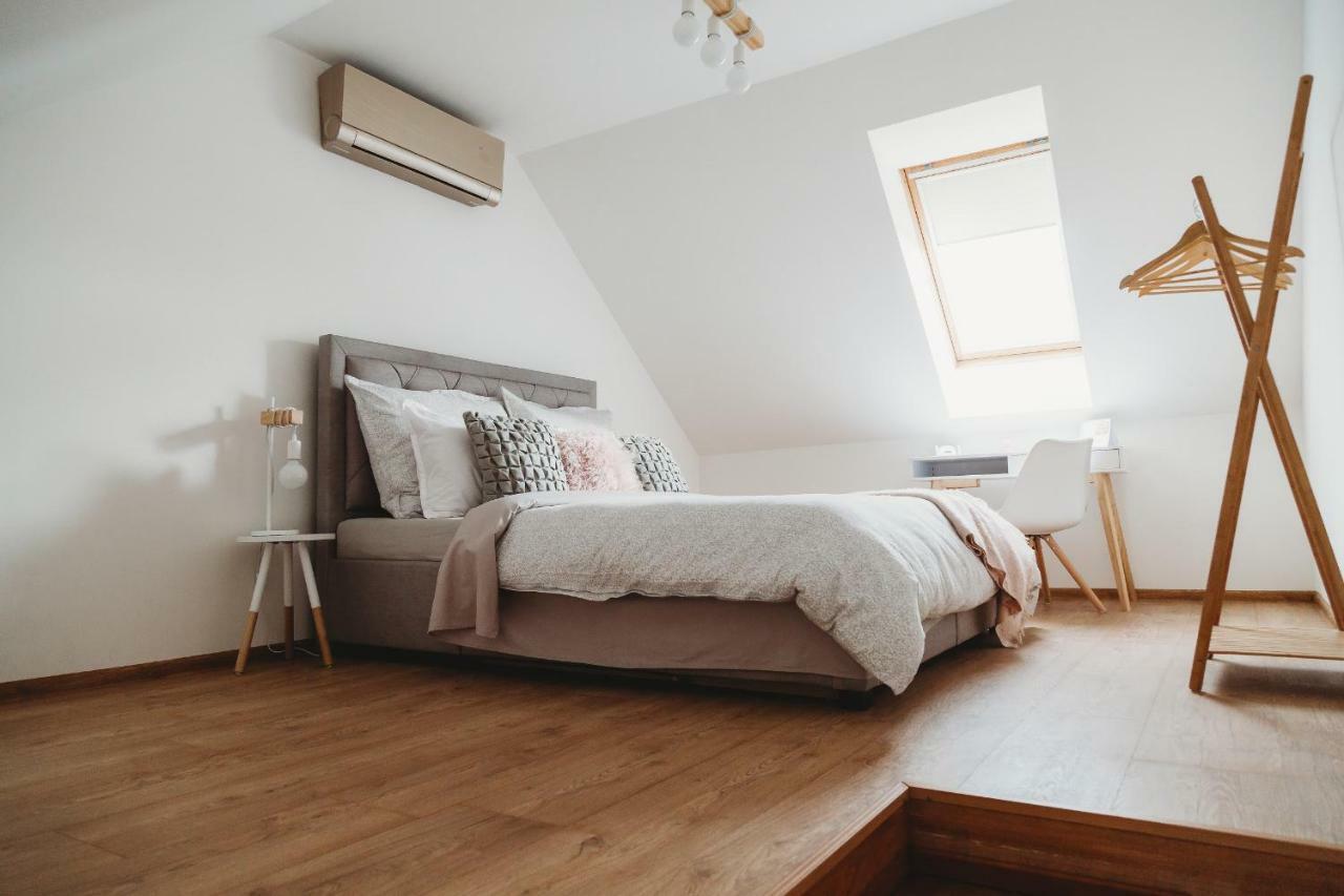 Center City Charming Loft Apartment Košice Buitenkant foto